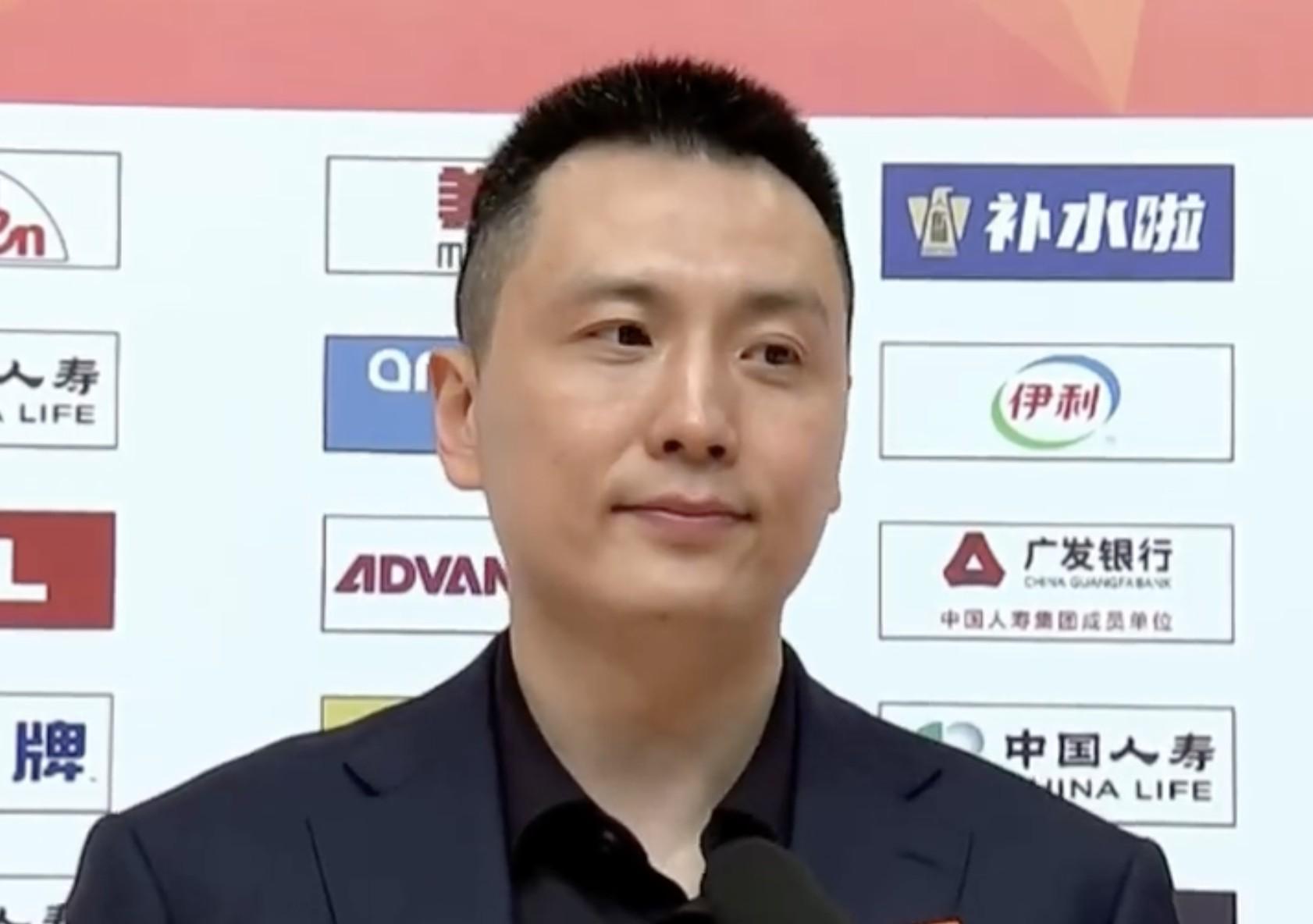 开云体育下载-卢伟：开局思想不太重视，靠王哲林、洛夫顿冲击内线拿下比赛