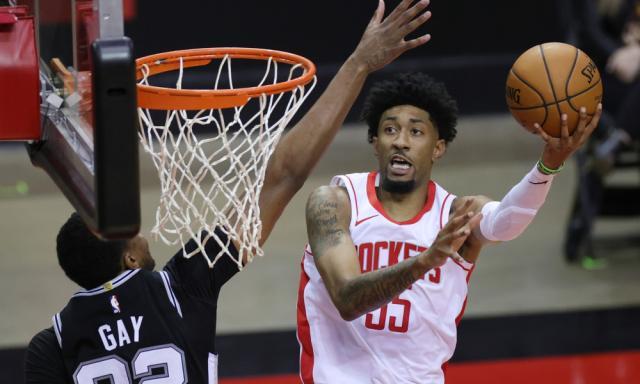 开云体育-连续7场20+！伍德成火箭双刃剑 防守存致命漏洞